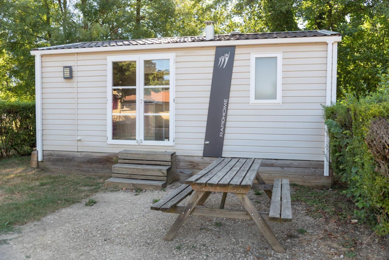Camping Du Sevron Saint-Etienne-du-Bois  Екстериор снимка
