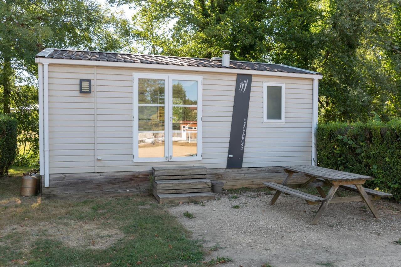 Camping Du Sevron Saint-Etienne-du-Bois  Екстериор снимка