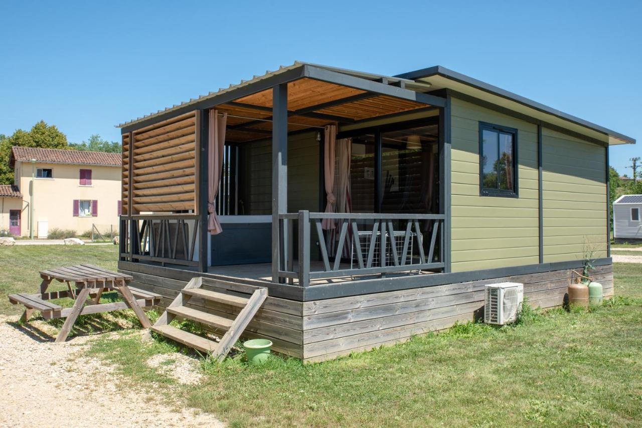Camping Du Sevron Saint-Etienne-du-Bois  Екстериор снимка