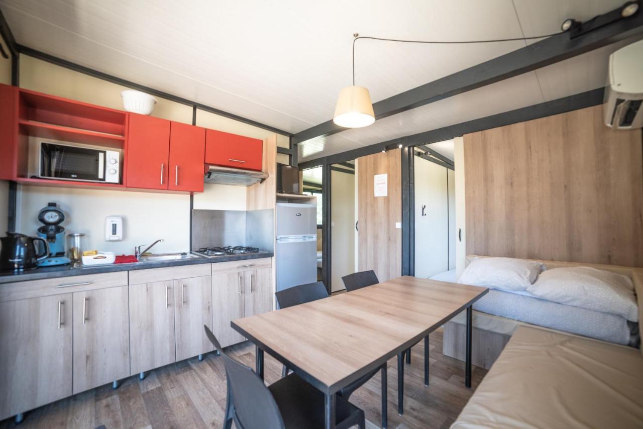 Camping Du Sevron Saint-Etienne-du-Bois  Екстериор снимка