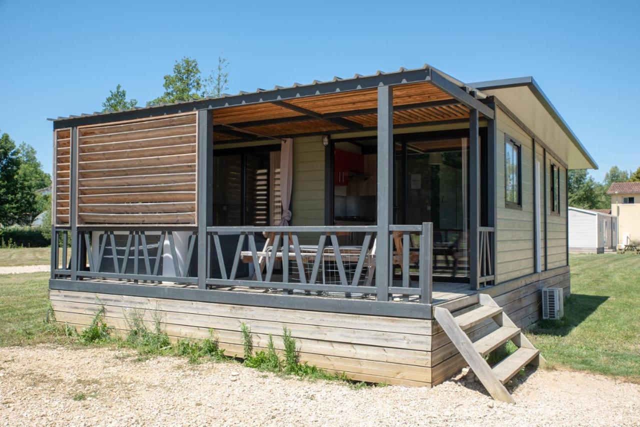 Camping Du Sevron Saint-Etienne-du-Bois  Екстериор снимка