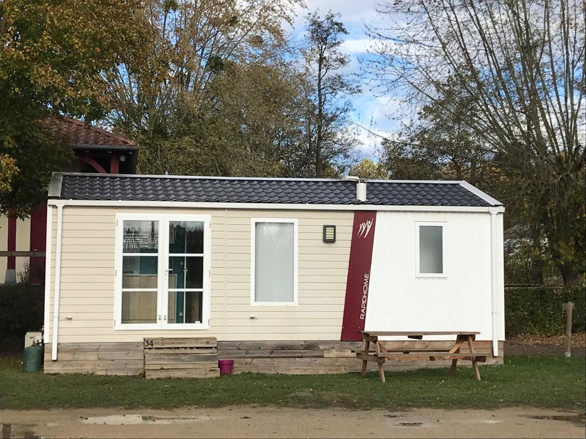 Camping Du Sevron Saint-Etienne-du-Bois  Екстериор снимка